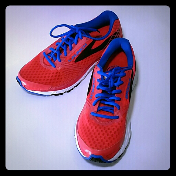 brooks launch womens running shoes